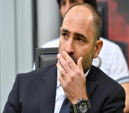 岁于根伟力,挽狂澜,助球队三连,澳门新葡京,澳门新葡京娱乐城,澳门新葡京官网,澳门新葡京线上平台