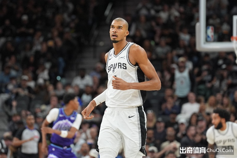 利物浦点球,夺冠联赛杯,阿森纳不敌,澳门新葡京,澳门新葡京娱乐城,澳门新葡京官网,澳门新葡京线上平台